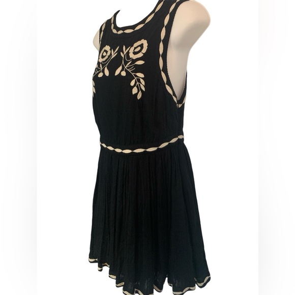 FREE PEOPLE Birds of A Feather Embroidered Mini Dress Black Sz 6 - Picture 3 of 10